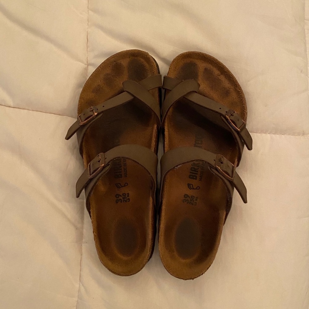 Birkenstock’s (Mayari Style)